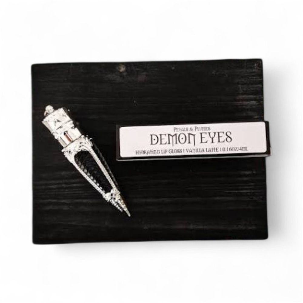 New PETALS & PLUMES Demon Eyes Hydrating Lip Gl0ss Vanilla Latte